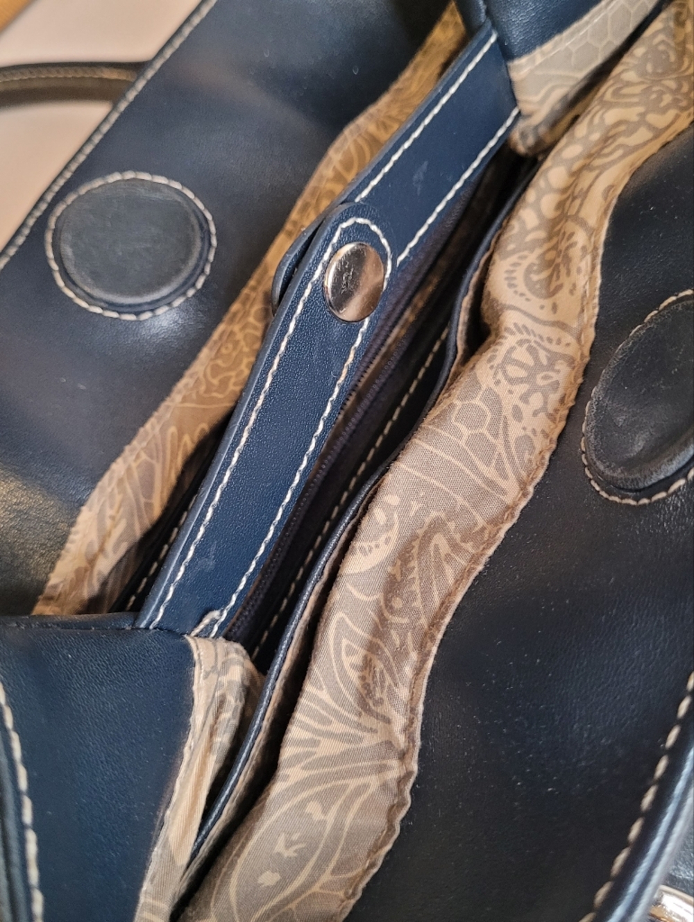 Clarks Small Leather Handbag Tote - Picture 8 of 11